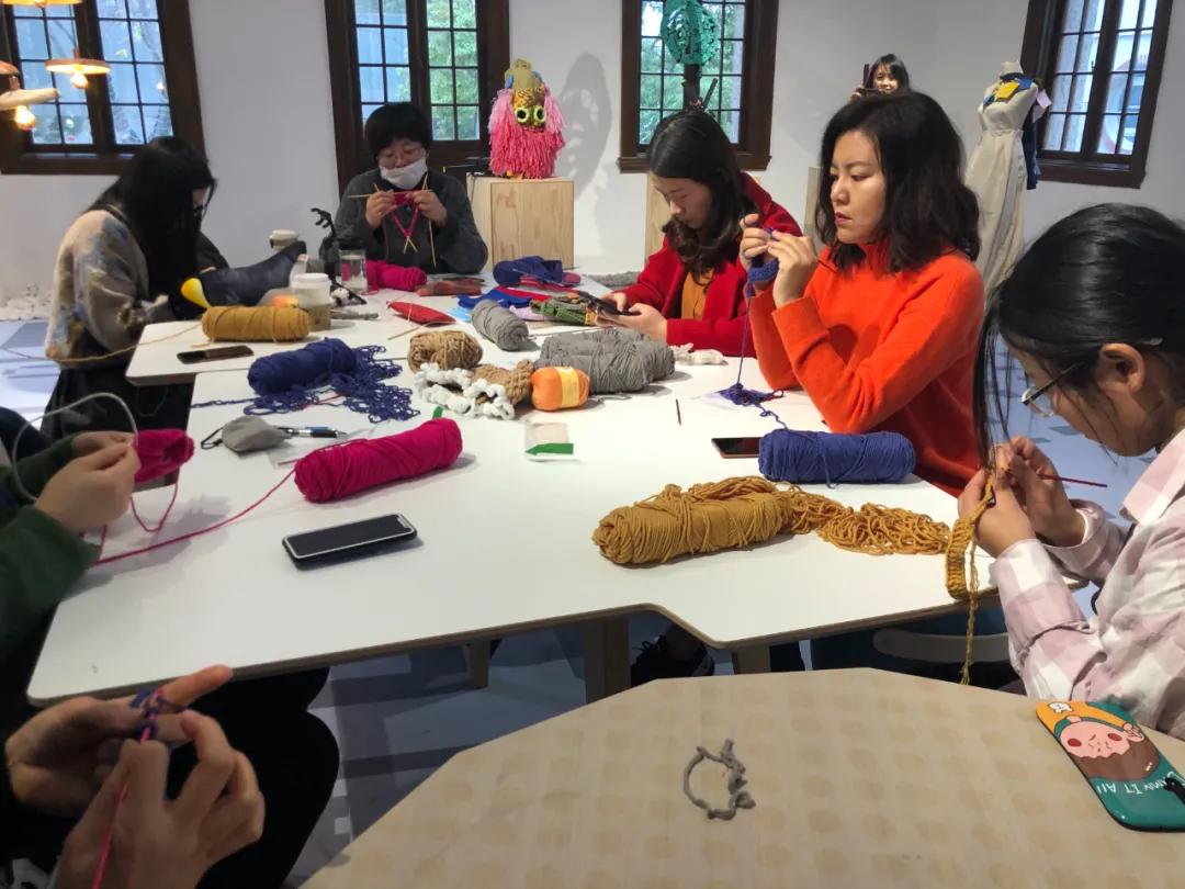 上海90后妈妈产后抑郁织毛衣,产后抑郁妈妈织毛衣