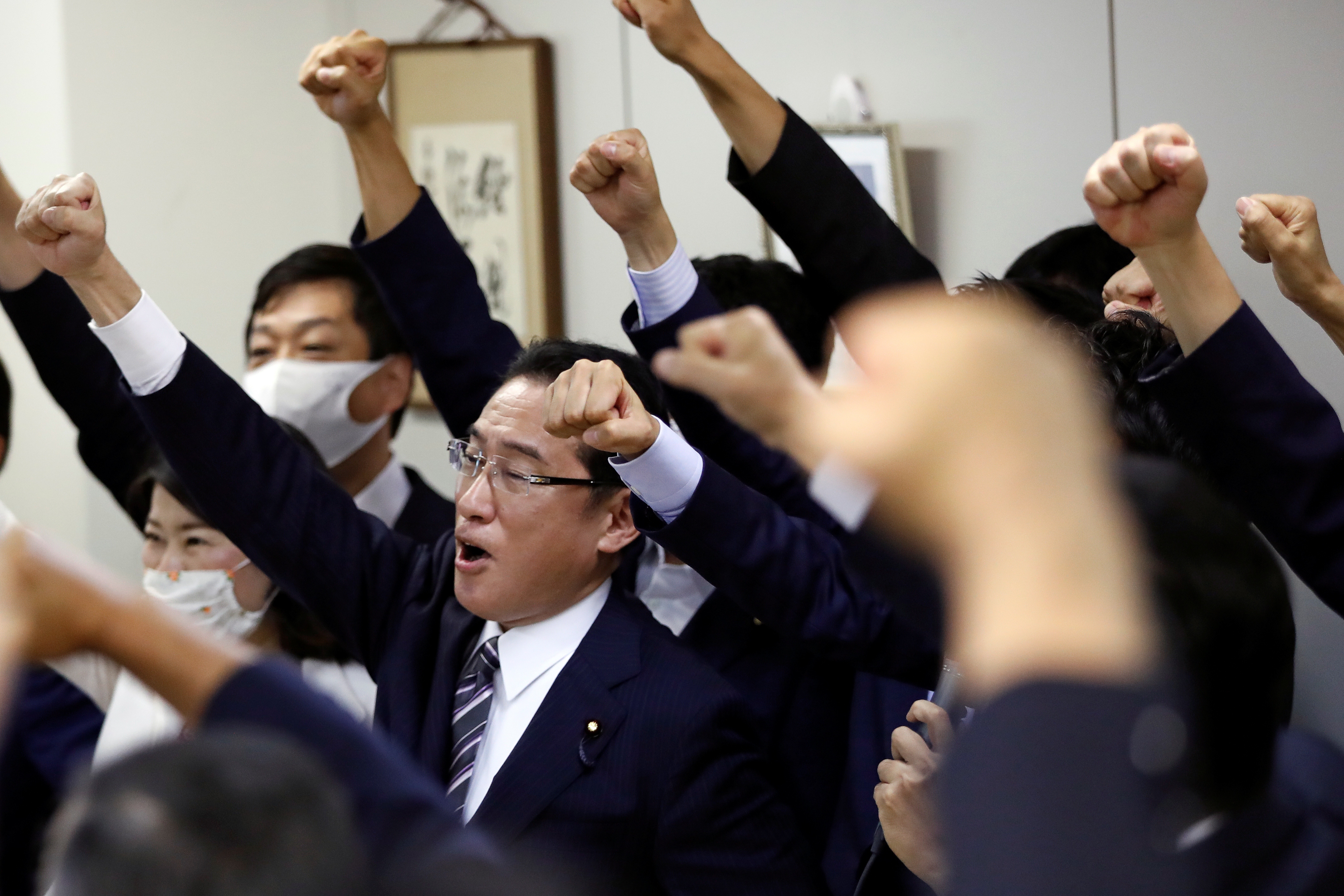 日本自民党总务会敲定总裁选举,日本自民党总裁敲定4位候选人