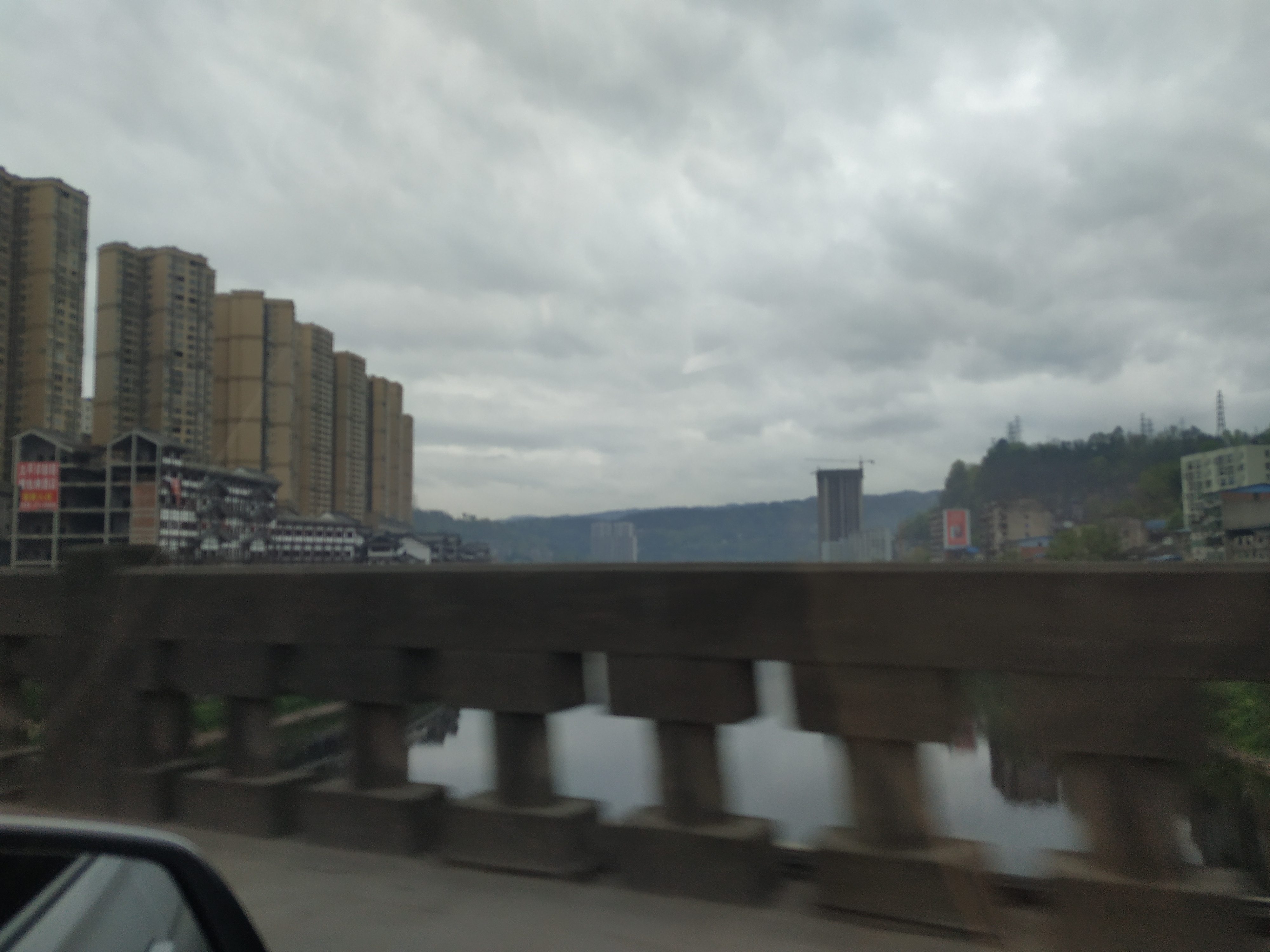 购买土地自建房如何办理房产证,购买农村房屋没证