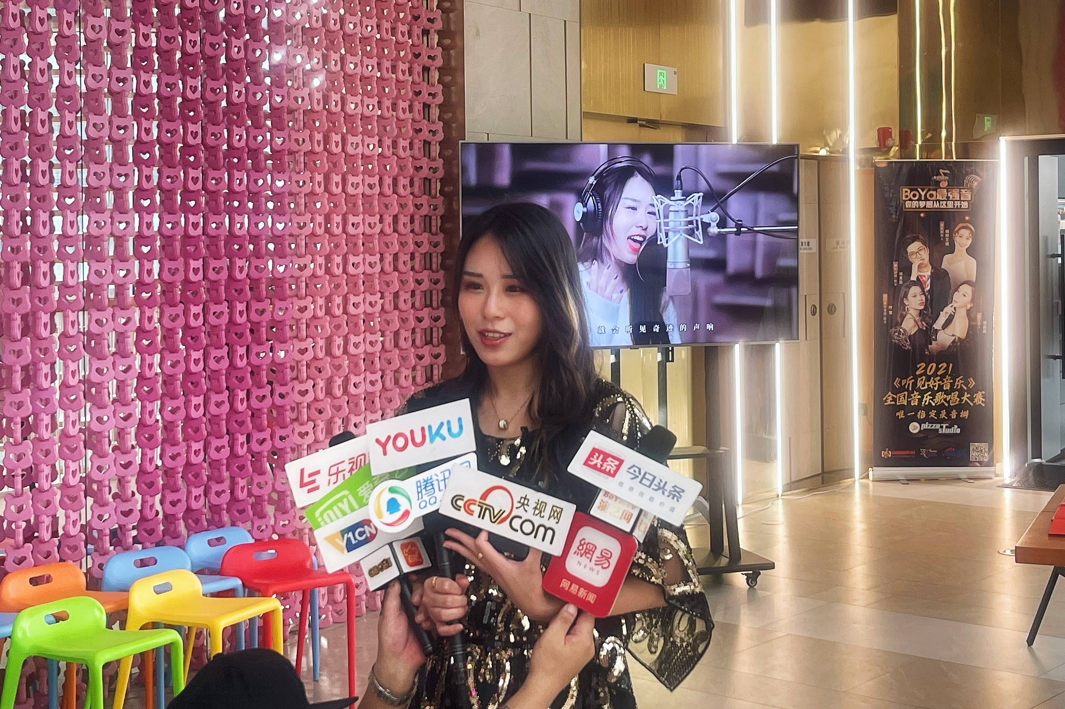 听见好音乐，带你了解歌手叶莺，她是一位可甜可A的Live型小姐姐