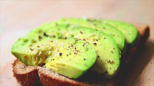 谁劝中国人买了3万吨牛油果？