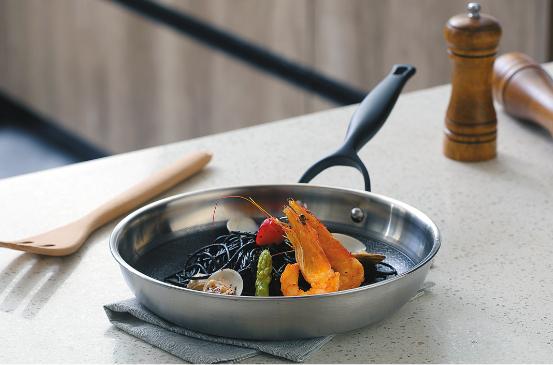 米其林大厨用的平底锅,米其林厨师用什么锅