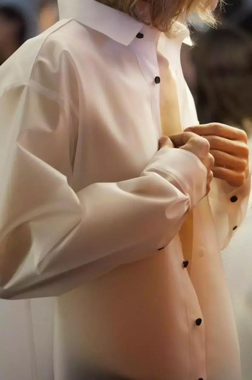 想要冬天穿出高级感,冬天围巾这样系简单又时尚好喜欢