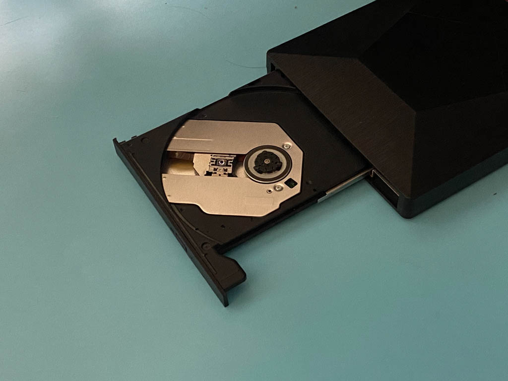 没电脑如何读取光盘,外置刻录机可以当cd读取吗