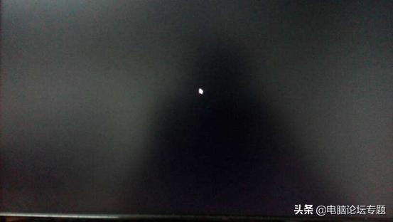 进系统就黑屏?键盘+注册表就搞定