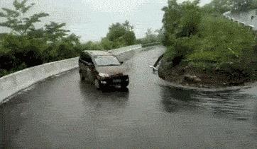 一代神车五菱宏光s,一代神车五菱宏光