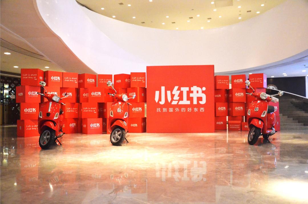 蕾哈娜进军时尚界,时尚美女蕾哈娜