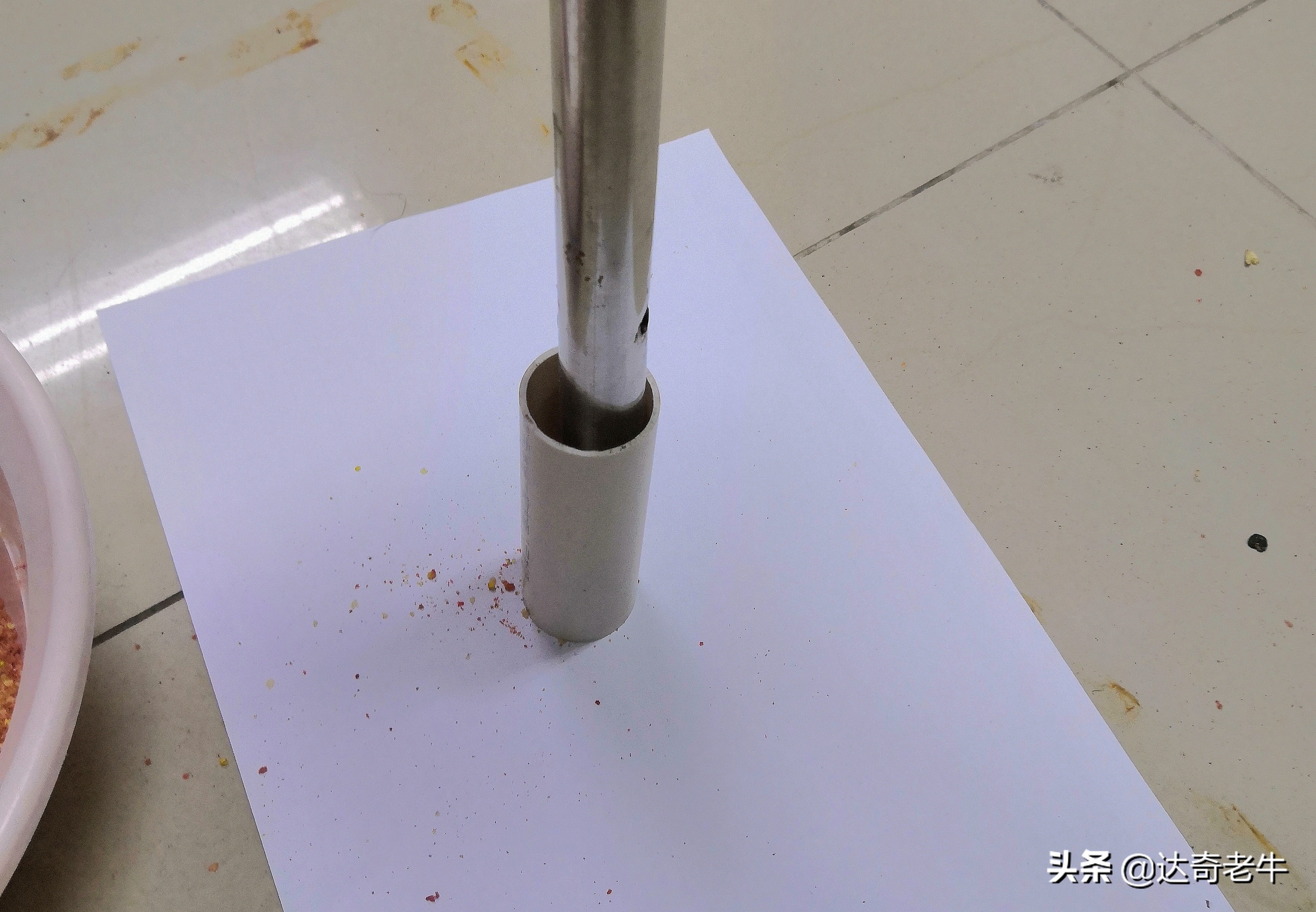 自制饵料拉饵制作方法,自己压制钓鱼饵料饼怎么做