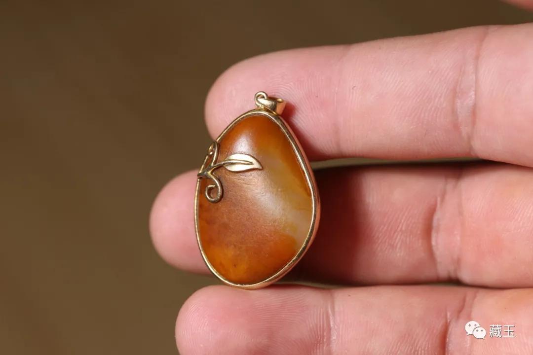 和田玉籽料金包玉,和田玉籽料金包银天然牌子