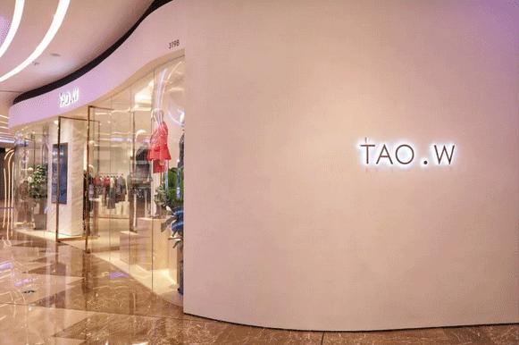 购物中心服饰品牌,2023年新锐服装品牌排行榜