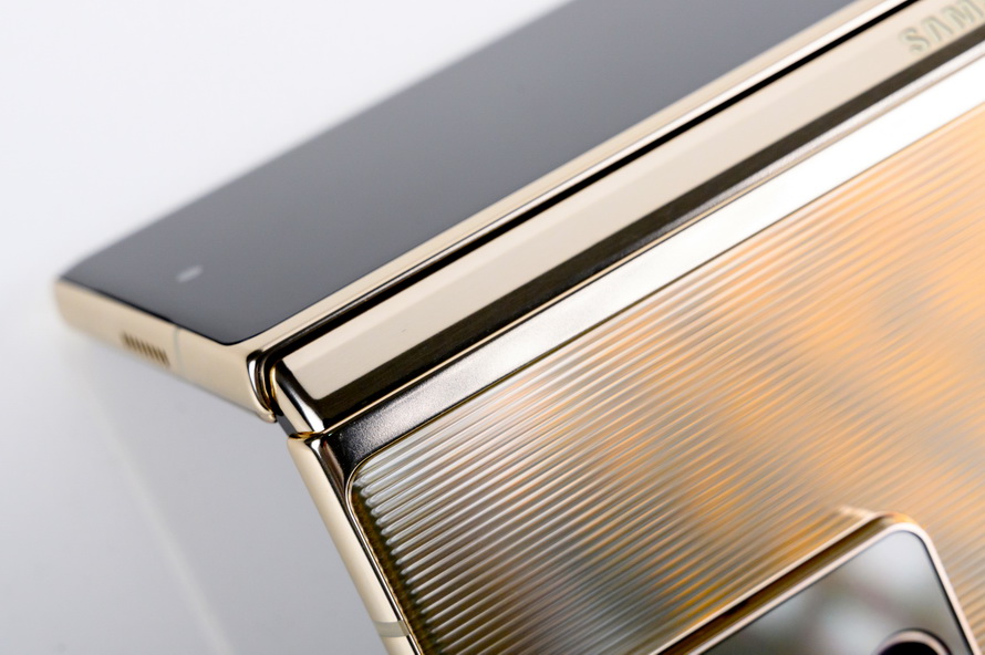 三星W215G评测：双卡双待双屏幕一切为商务而生