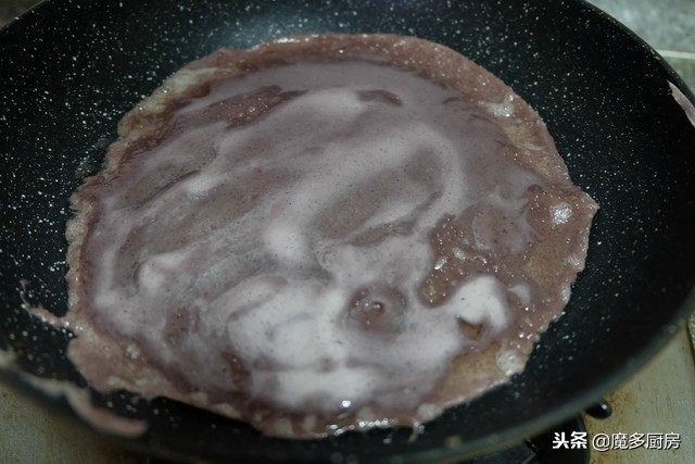 教你煎饼果子的做法,色香味俱全的煎饼果子