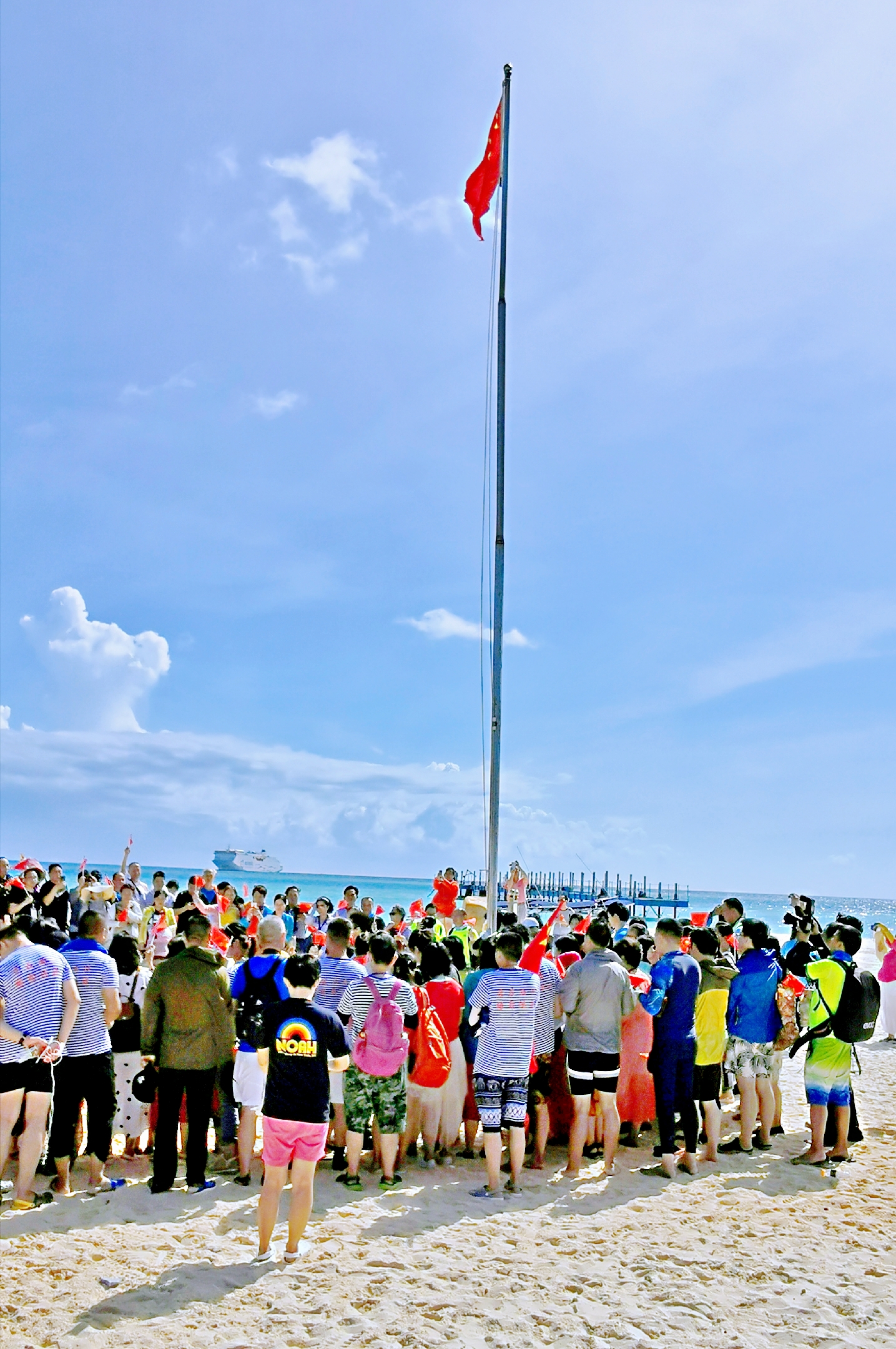 一半是海水一半是蓝天，这就是西沙群岛！我是登岛的第46066人