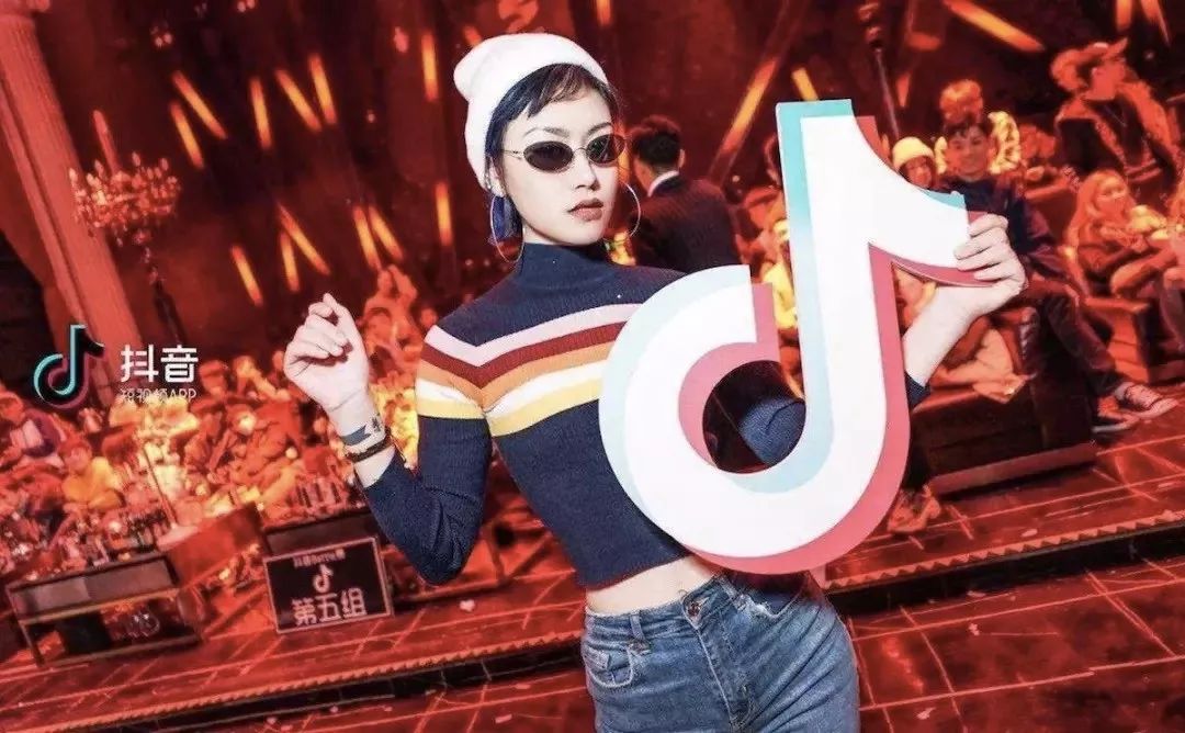 抖音5分钟，人间1小时：15秒短视频的现实扭曲力场