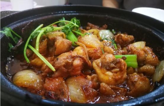 坐拥“专属地铁”,有7大美食集结地!东北这所大学“顶尖”配置太绝!