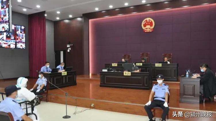 00后大学生刚进校门就找到发财之道，一审获刑4年零10个月，80名准大学生旁听，你觉得他亏吗？