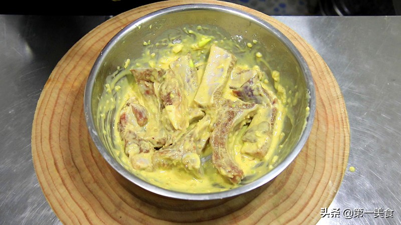 许鼎盛焦香排骨的做法,排骨最火的吃法