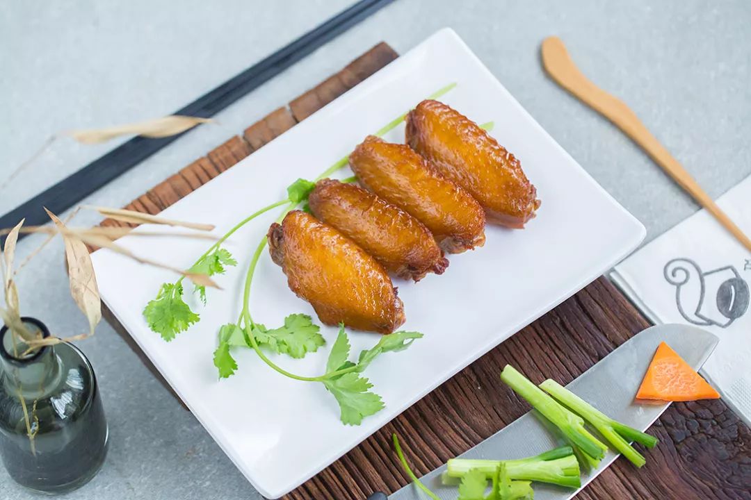 广州制稞一厂品牌及空间全案设计