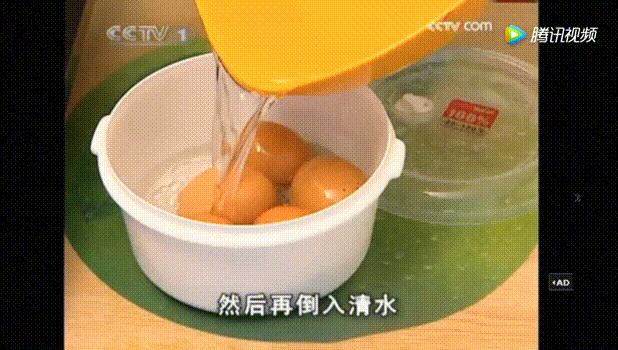 5秒剥鸡蛋的正确方法,鸡蛋剥皮的做法视频