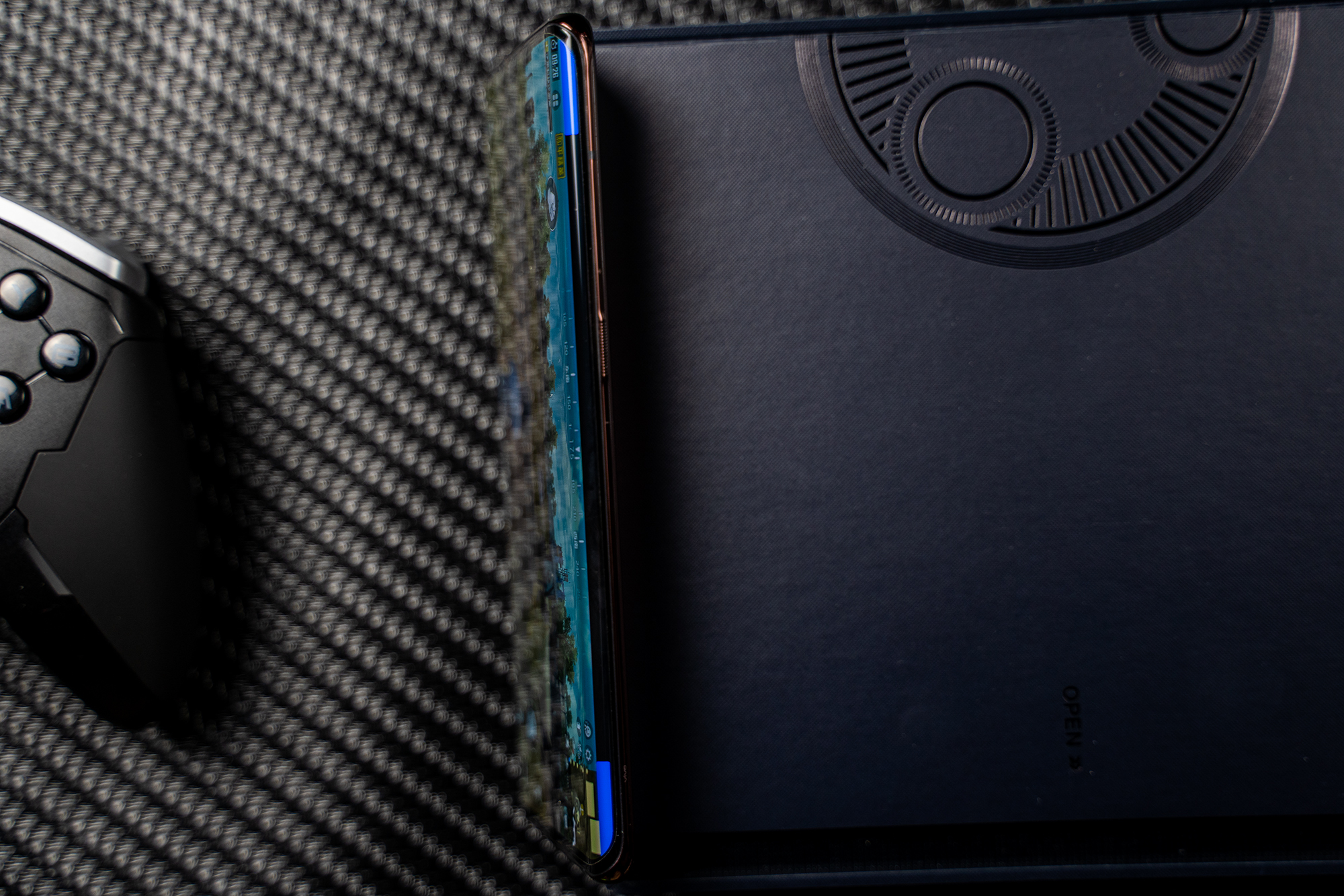 vivonex3搭载骁龙865,vivonex3s瀑布屏观感对比