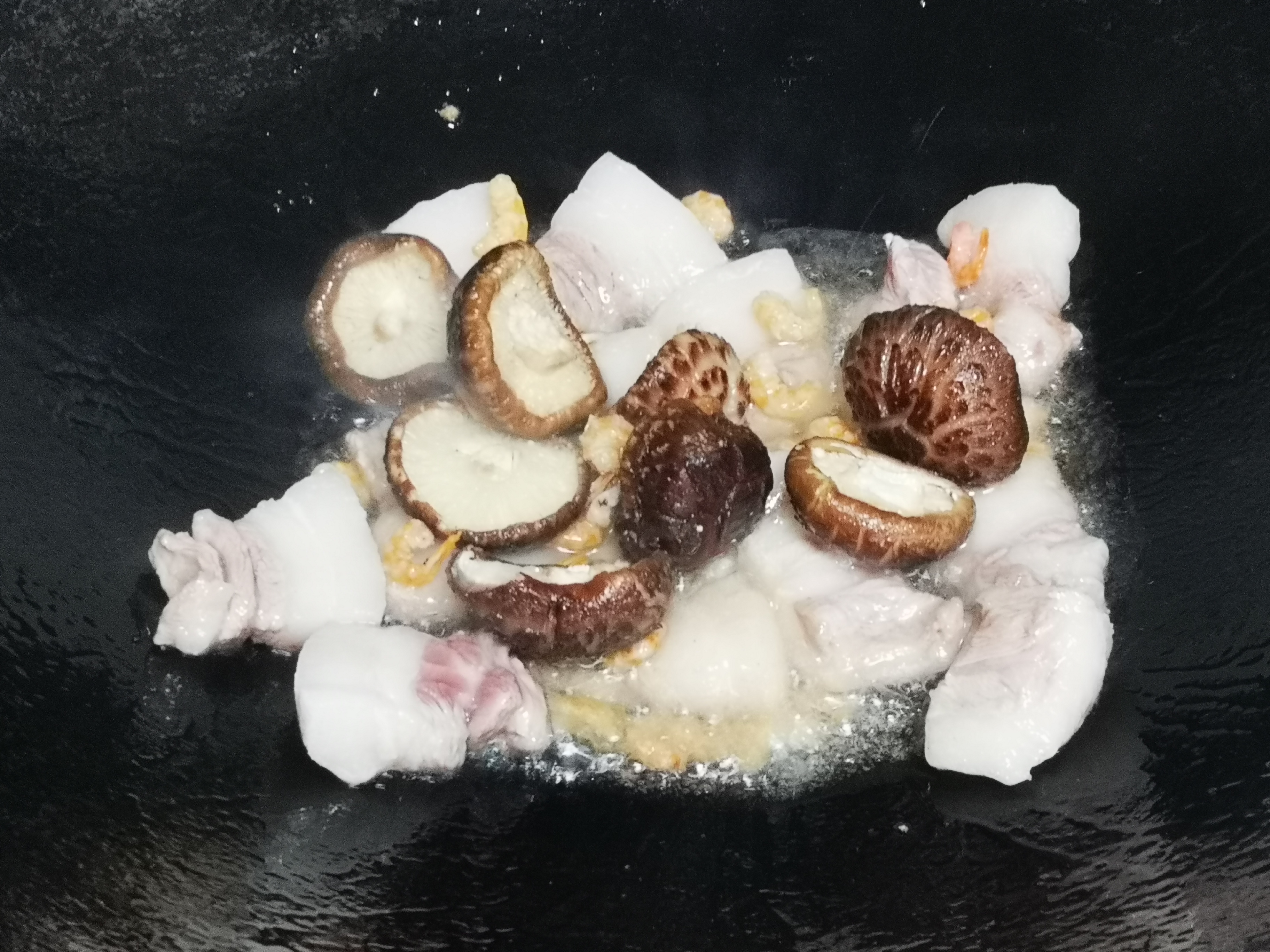 排骨焖干鲍鱼的简单最佳吃法,小干鲍鱼最好吃的做法