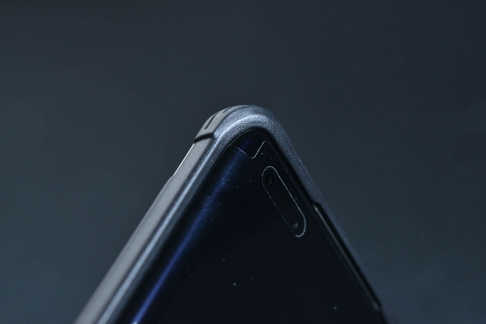 7000块的华为mate40pro,mate40pro蓝猩护甲防摔壳