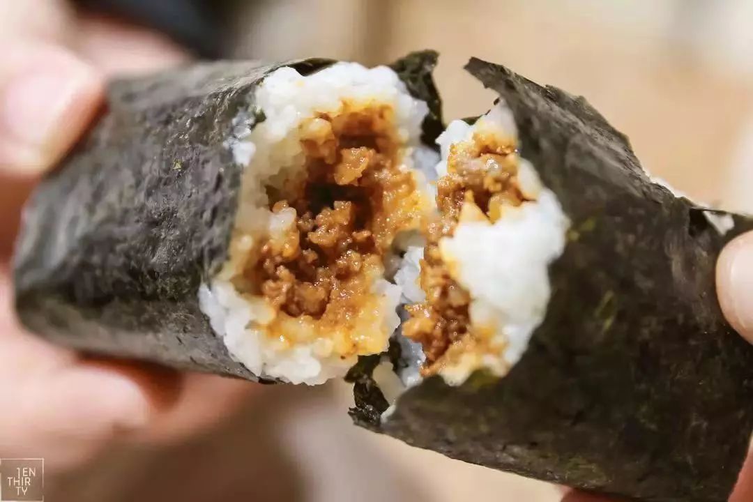 罗森/711两大便利店,谁才是大学生的终极之选?—以武汉财大为例