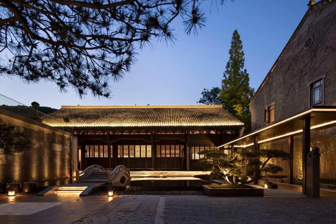西湖边的传奇山庄，开业登顶“杭州最贵酒店”，旧址重生yyds