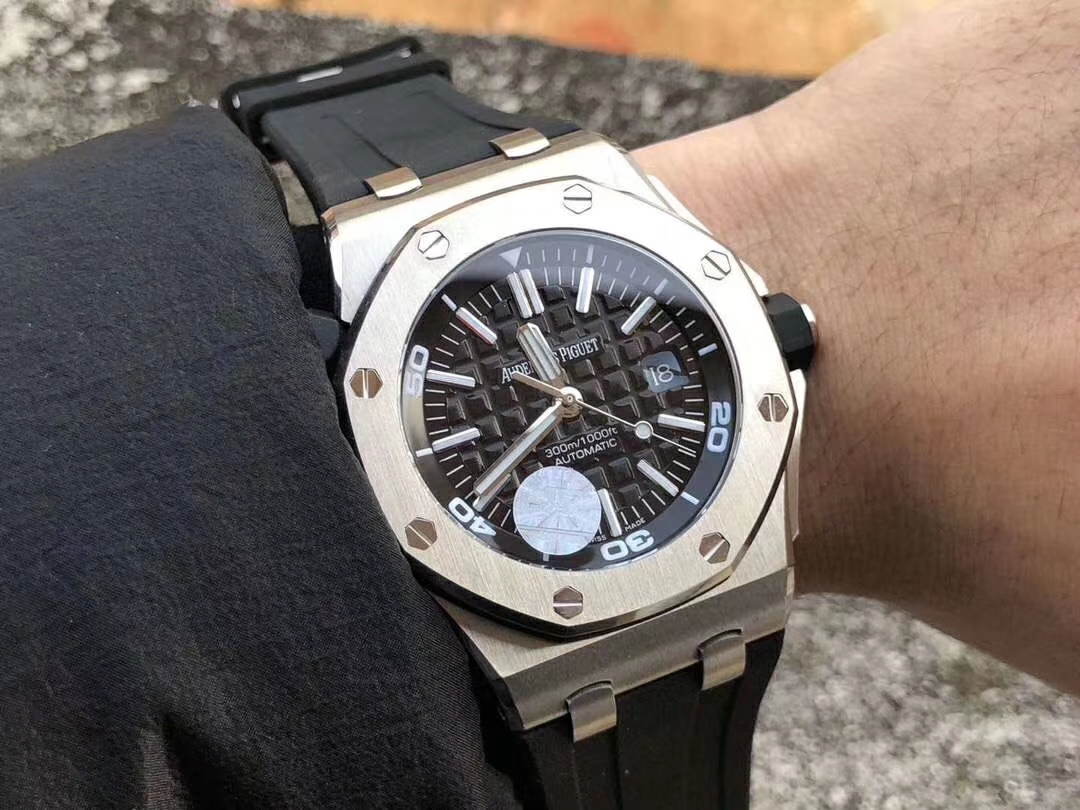 3000入手的爱彼15703顶级工艺！把路人惊呆！