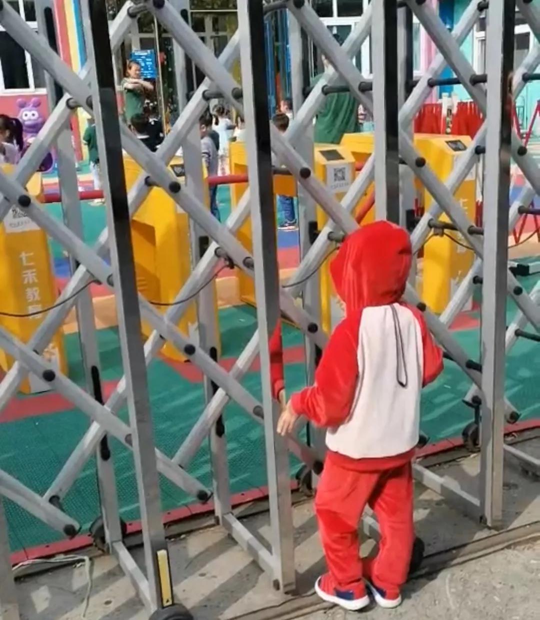 儿童白血病身上起小红点图片,白血病小红点刚开始图片