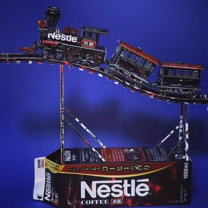 小哥用废纸盒惊艳27万人,跟他一比,我简直是手残