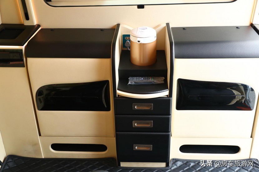 福客特进口福特商旅房车,福客特四驱越野商务单人房车