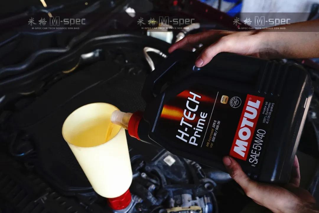 奔驰CLS300CGI周期养护选用法国MOTUL全合成机油