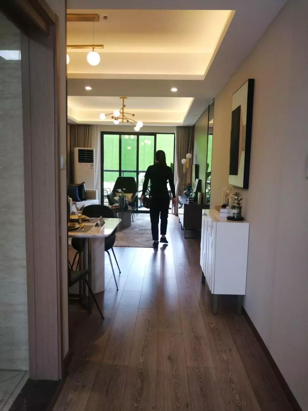 武汉地铁总价30万精装修房子,武汉地铁精装三房