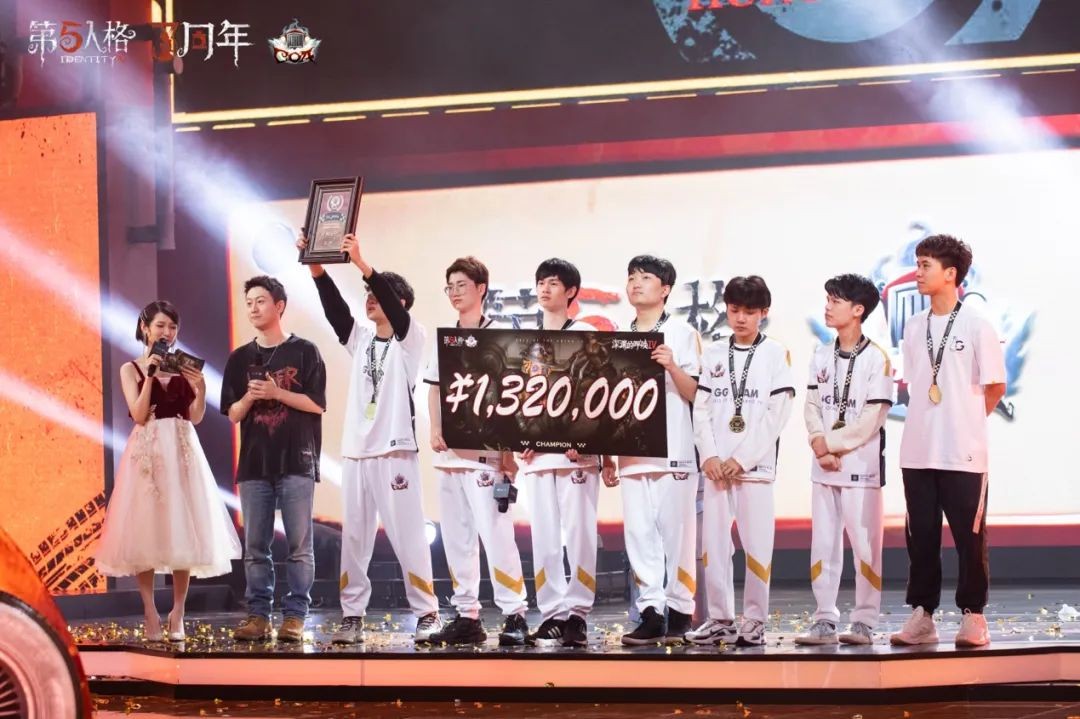 cc鐩存挱gg鎴橀槦,cc鐩存挱绾㈣摑澶ф垬