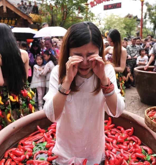 为什么我一吃辣的就会流鼻涕,为什么人一吃辣的就流鼻涕