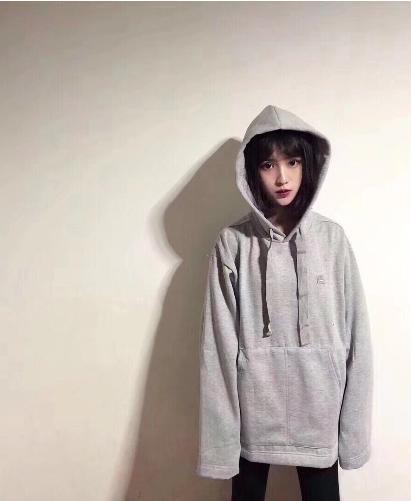连帽卫衣推荐秋冬款怎么搭配,卫衣时尚减龄穿搭女