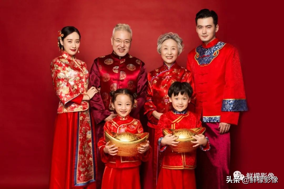 新春全家福拍摄技巧,全家福新年拍照姿势推荐