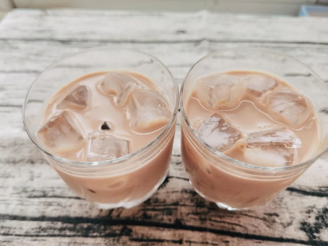 焦糖奶茶怎么制作简单又好喝,第一次在家自制焦糖奶茶非常好喝