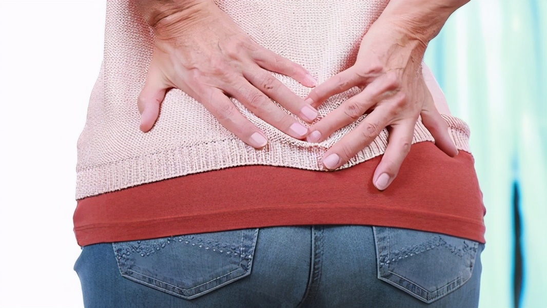 坐骨神经疼严重到无法站立行走,坐骨神经痛的症状的最好治疗方法