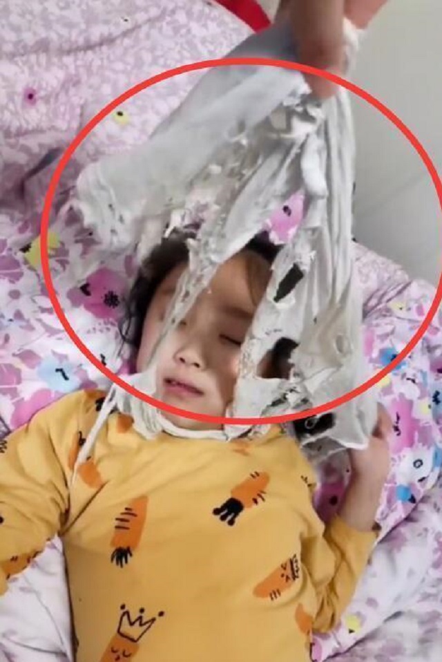 孩子对一件衣服依恋怎么办,孩子恋旧以前的衣服都不让扔