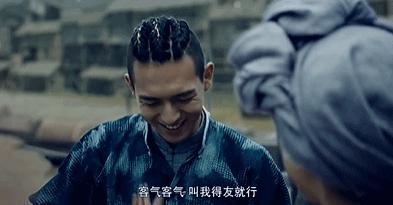 杨紫主动献吻的肌肉男有多帅？圈妹上亿，经历堪称翻版彭于晏