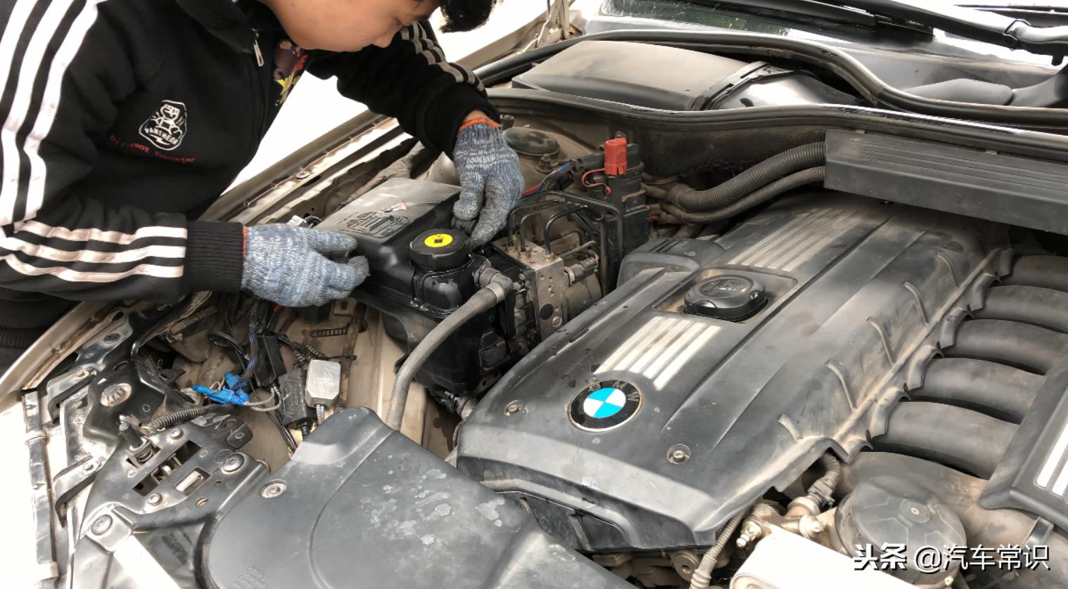 发动机水堵漏水需要全部更换吗,发动机水箱漏水最快的修补方法