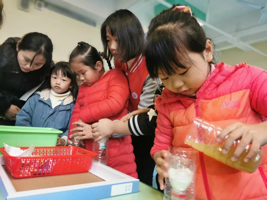科学知识｜全园科学公开课，围观让孩子好奇心爆棚的有趣实验课程