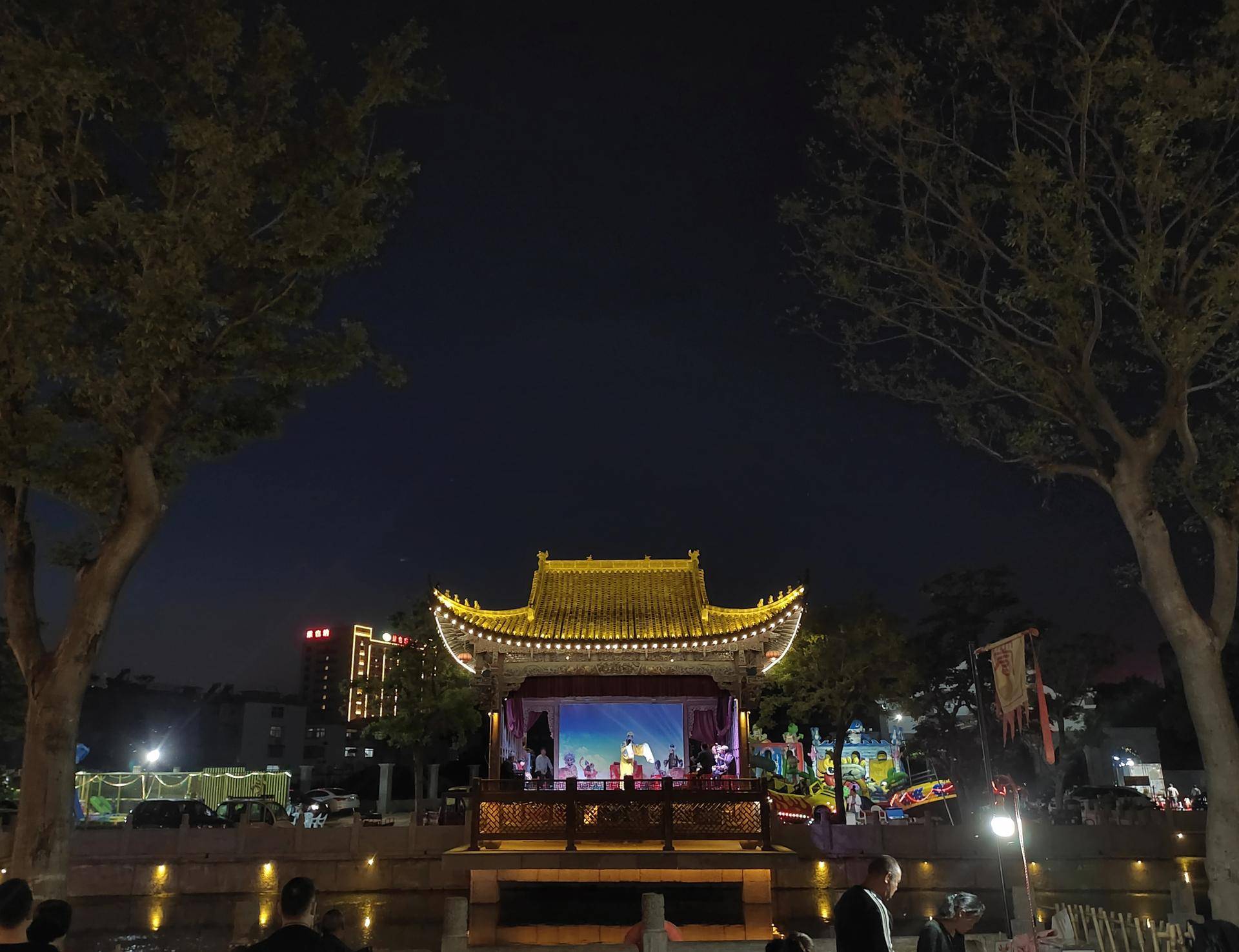 iQOONeo3是一款适合年轻人使用的手机,iQOONeo3评测