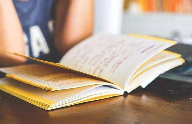 2023中考作文英语热门话题预测,中考英语2023热点话题作文