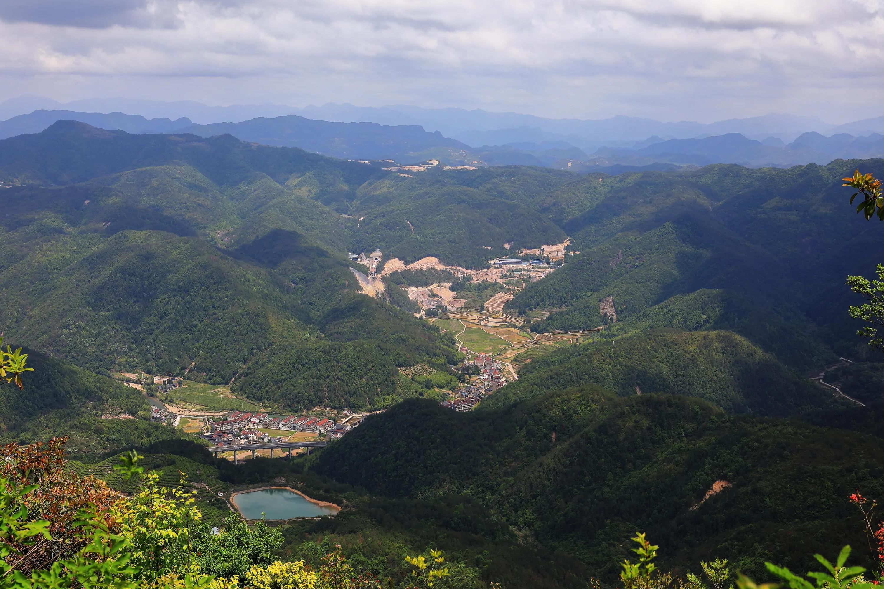 沿着高速看中国新一集,沿着高速一路看中国