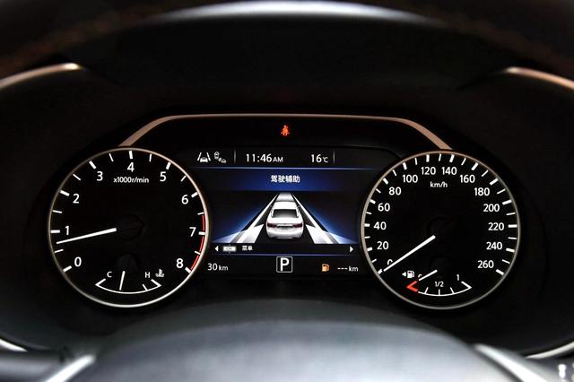 日产西玛海外改款来袭还值得买吗,外观不输百万车