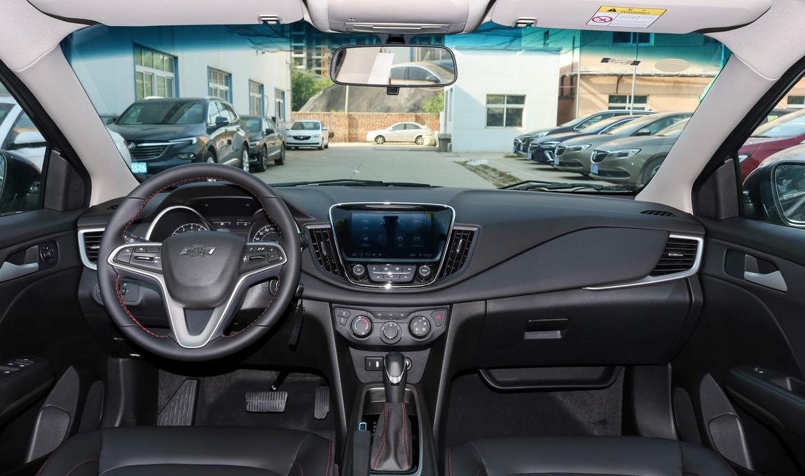 宽敞省油还运动10-15万家轿大推荐,这三款合资紧凑型轿车家用是首选