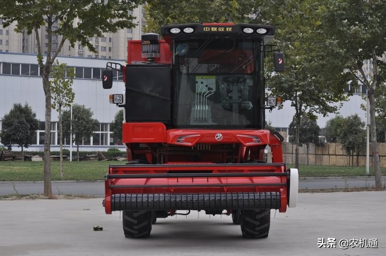 中联花生捡拾机2020款最低多少钱,中联收获花生机改进